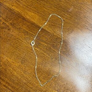 Chic Gold Necklace with Delicate Chain